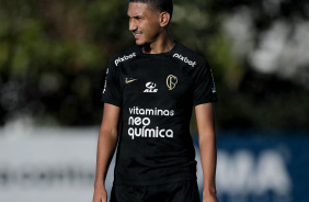 Renato no treino do profissional do Timo
