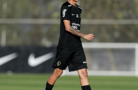 Zagueiro Renato do Sub-20 no treino desta tera-feira