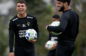 Giovane e Yuri Alberto rindo durante treino