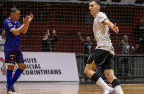 Pietro comemora gol durante jogo entre Corinthians e Bragana pelo Paulista de Futsal