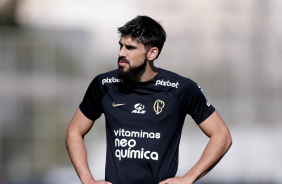 Bruno Mndez durante o treino do Corinthians nesta tera