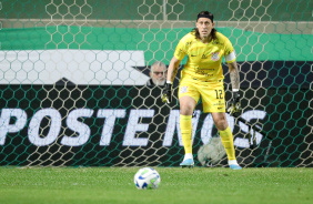 Goleiro Cssio se preparando para defender gol na Arena Independncia