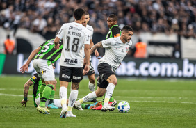 Renato em ação contra o América Mineiro