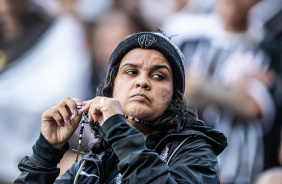 Torcedora do Corinthians na Neo Qumica Arena