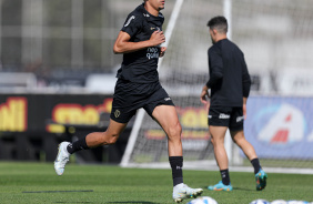 Joo Pedro Tchoca, zagueiro do Sub-20, participando de atividade no CT Joaquim Grava