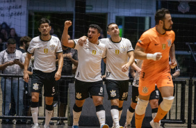 Daniel Japons, Gugu Flores, Canabarro e Lucas Oliveira comemoram gol do Corinthians