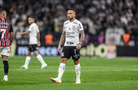 Maycon na partida contra o So Paulo pela Copa do Brasil