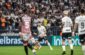 Renato Augusto e Rger Guedes no Majestoso da semifinal da Copa do Brasil