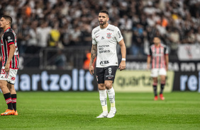 Renato Augusto jogando a semifinal da Copa do Brasil, na Neo Qumica Arena