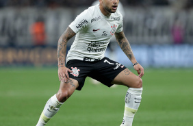 Maycon no jogo contra o So Paulo pela Copa do Brasil