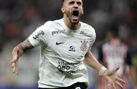 Renato celebra gol contra o So Paulo