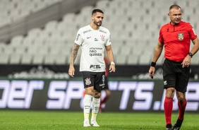 Renato Augusto durante o duelo contra o Vasco