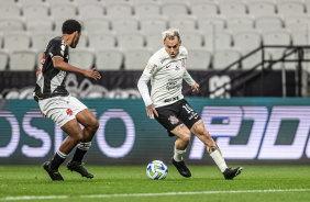 Rger Guedes durante o duelo contra o Vasco