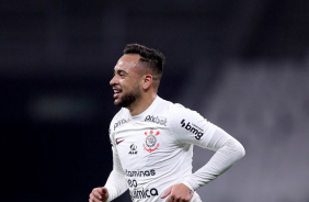 Maycon marcou o primeiro gol do Corinthians