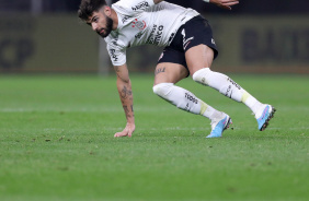 Yuri Alberto no gramado da Neo Qumica Arena