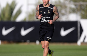 Gustavo Silva realiza mais um treino desde a leso