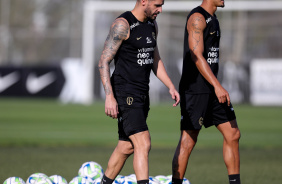 Renato Augusto e Verissimo no treino do Corinthians