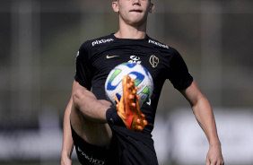 Gabriel Moscardo durante treino do Corinthians