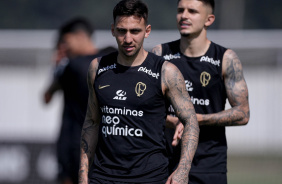 Gustavo Mosquito e Leo Mana no treino do Corinthians