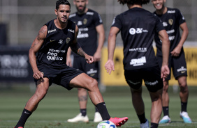 Lucas Verssimo enfrentando Biro no mano a mano no treino