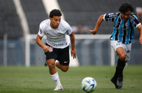 Juninho aps aplicar drible sobre marcador do Grmio