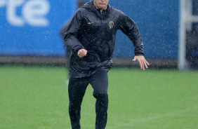 Roni durante treino do Corinthians no CT do Grmio