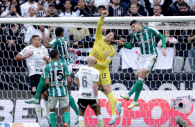 Murillo, Fbio Santos e Cssio em ao contra o Coritiba