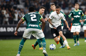 Kayke em jogada contra o Palmeiras pelo Sub-20