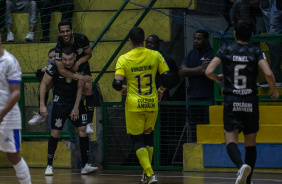 Canabarro, Tatinho, Vanderson e Daniel comemorando gol