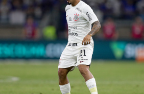 Matheus Bidu durante jogo do Corinthians contra o Cruzeiro