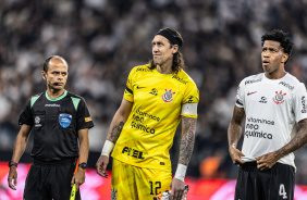 Jorge Urrego, Cssio e Gil antes da bola rolar para Corinthians e Estudiantes