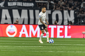 Maycon no jogo entre Corinthians e Estudiantes, pela Sul-Americana