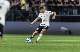 Moscardo realizando lanamento no jogo entre Corinthians e Estudiantes, pela Sul-Americana