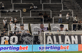 Torcida do Corinthians fez homenagem s vtimas do acidente na rodovia Ferno Dias