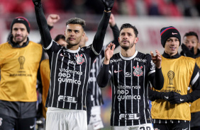 Fausto e Giuliano no jogo contra o Estudiantes