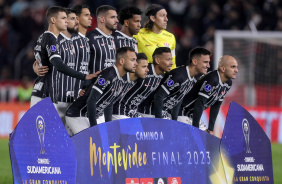 Jogadores do Corinthians antes do apito inicial da Sul-Americana