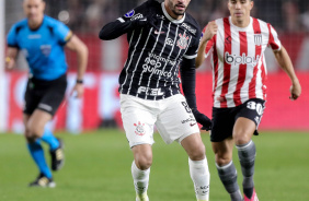 Renato em ação pelo Corinthians