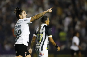 Fernanda comemorando o segundo gol do Corinthians contra o Santos