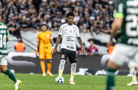 Gil em aco pelo Corinthians no Drbi deste domingo na Neo Qumica Arena