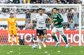 Giuliano no domnio da bola no jogo contra o Palmeiras