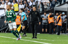 Luxemburgo comandando o Corinthians contra o Palmeiras pelo Brasileiro