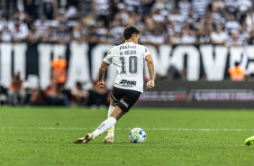 Matas atuando contra o Palmeiras na Neo Qumica Arena