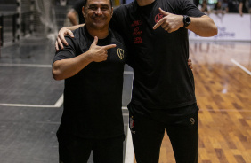 Treinadores Deividy Hadson e do Joinville antes do apito final do jogo da Liga Nacional de Futsal
