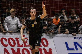 Yan no Ginsio Wlamir Marques contra o Joinville pela Liga Nacional de Futsal