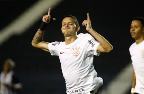 Kayke comemorando gol marcado contra o Santos pela Copa do Brasil Sub-20
