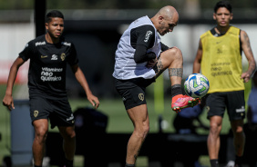 Wesley, Fbio Santos e Caetano durante atividade no CT