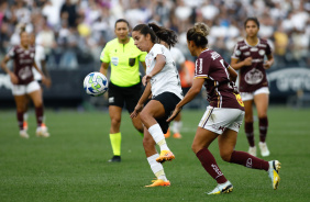 Millene disputando bola na final contra a Ferroviria