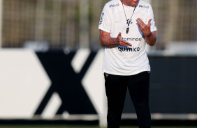 Vanderlei Luxemburgo comanda treino ttico do Corinthians