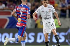 Gabriel Moscardo atuando pelo Corinthians contra o Fortaleza