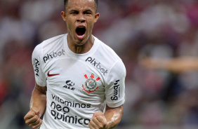 Pedro comemorando o seu primeiro gol marcado pelo Corinthians
